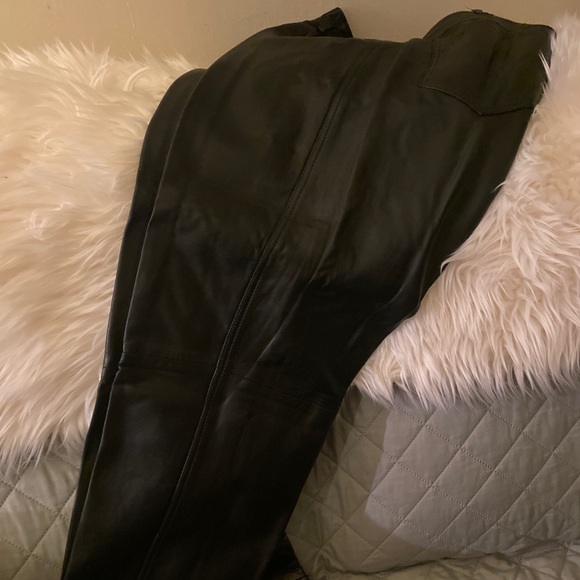 Leathers and PU Leather color block skirt - Picture 2 of 4